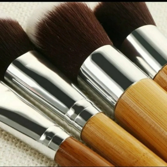 Bamboo Pro Makeup Brush Set with Bag & Free Gift - Picture 10 of 14